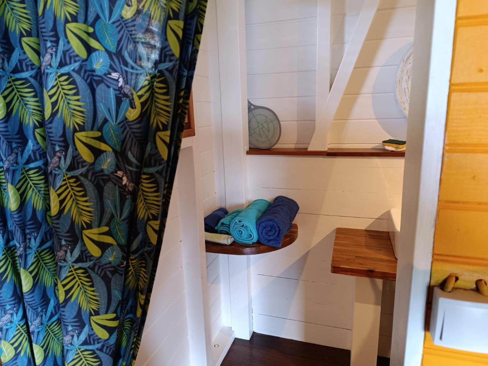 Ti Kaz Anoli Cottage En Bois Avec Vue Sur La Baie Terre-de-Bas Экстерьер фото